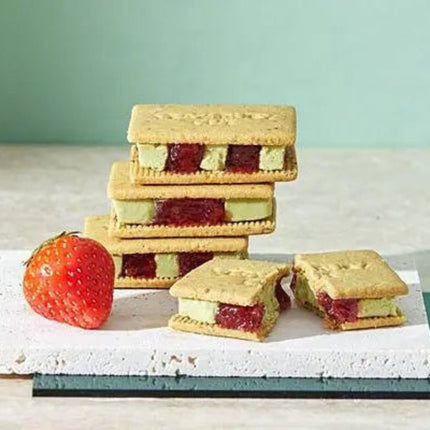 Strawberry & Pistachio Sandwich Biscuit (Box of 4)