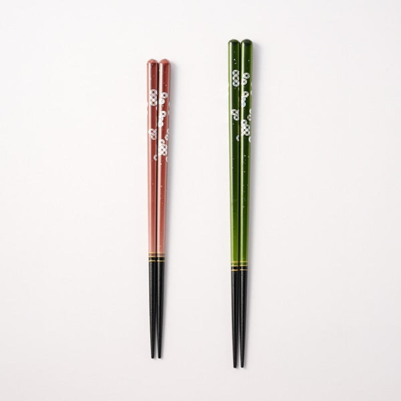 Wakasa lacquered pair of chopsticks & Imari ware chopstick set in a paulownia box
